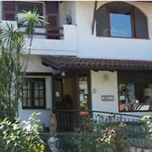 agriturismo-la-vecchia-dolceacqua.hotelitalianriviera.com/