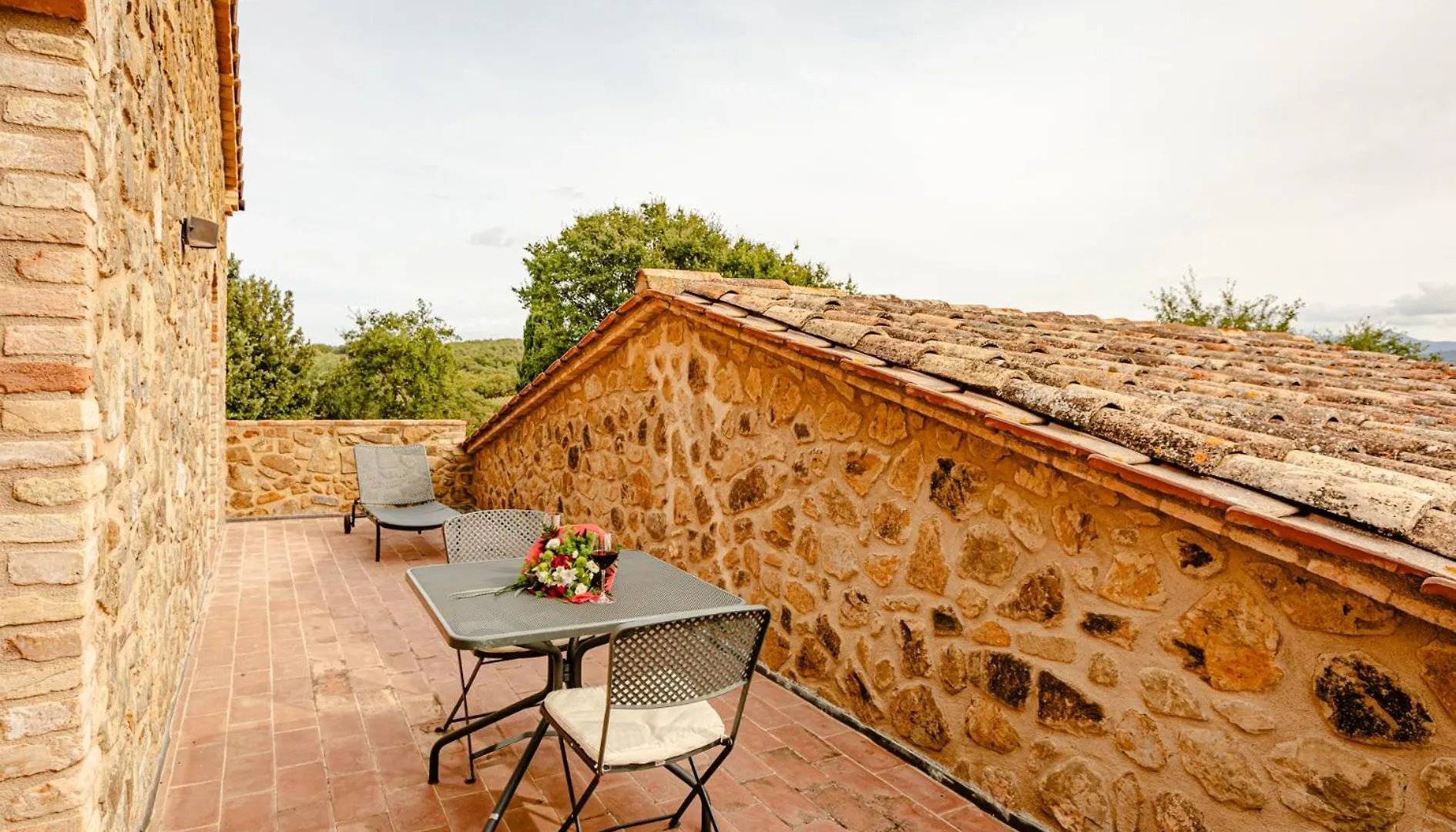 Tenuta Pianirossi Cinigiano 0*,